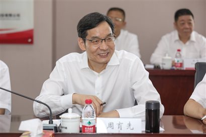 集团党委书记、董事长周育先领导工作